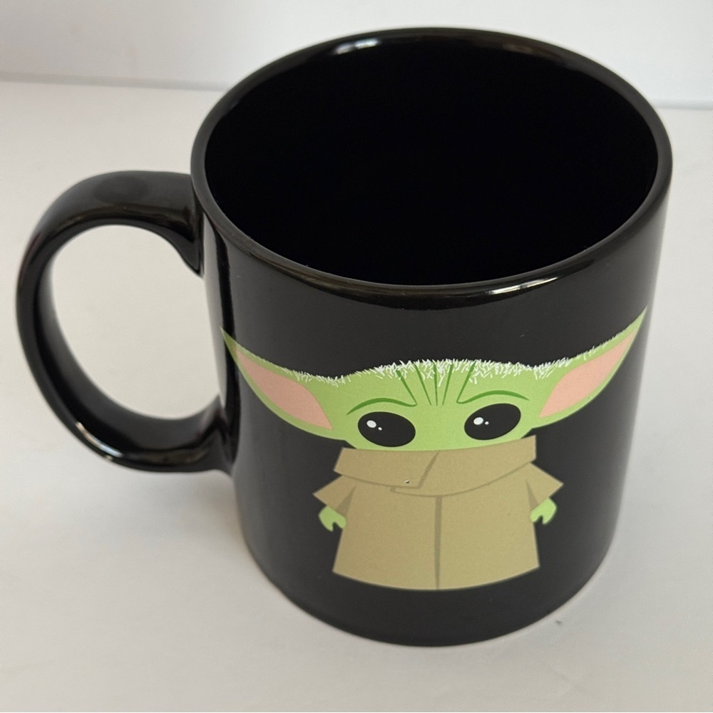 Star Wars: The Mandalorian The Child Stand Black 20 oz. Mug - Picture 4 of 9